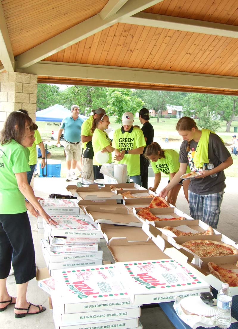 photo of participants eating pizza